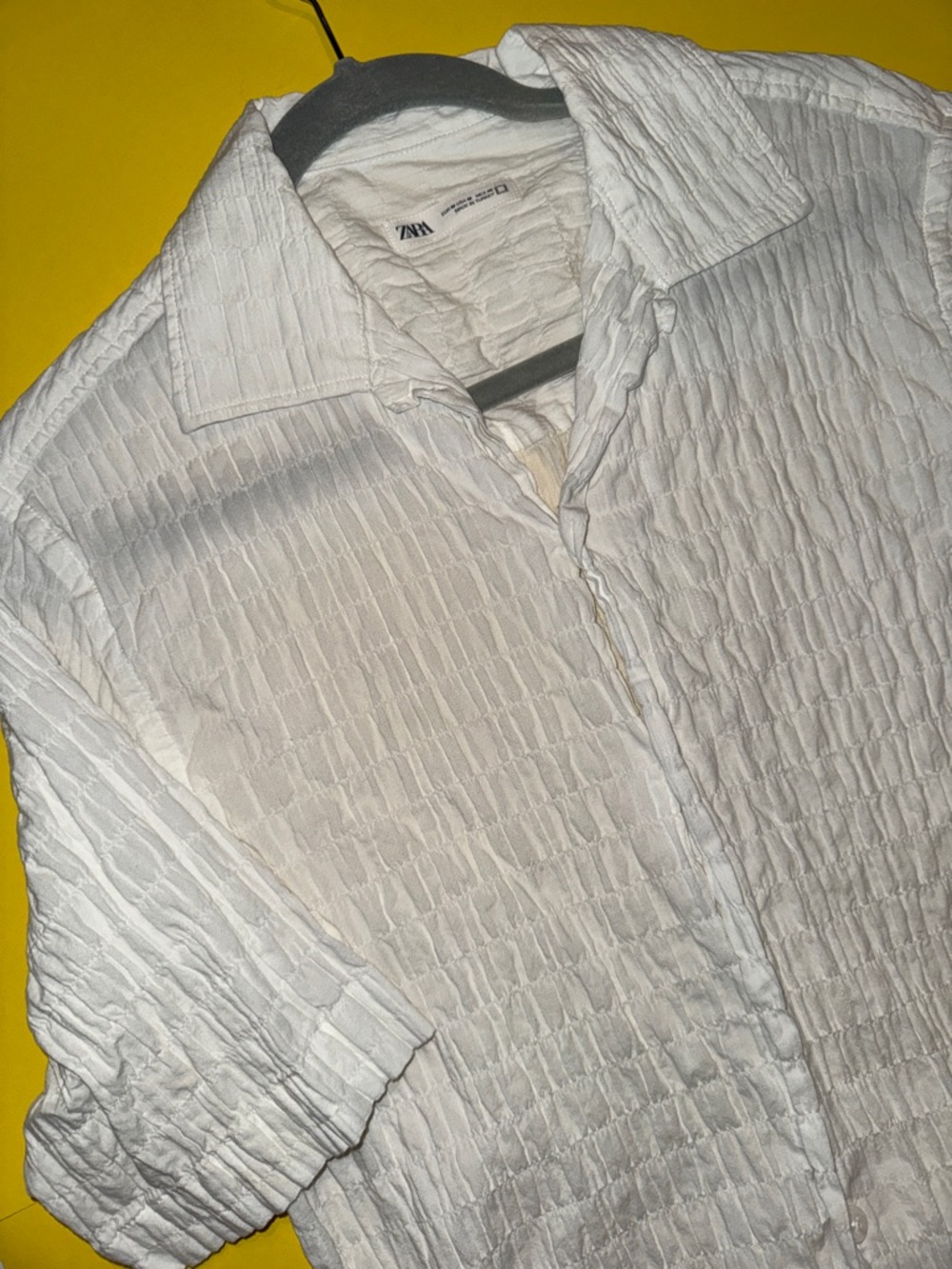 Zara Textured Short-Sleeve Button-Down Shirt in White - Picture 3 of 4